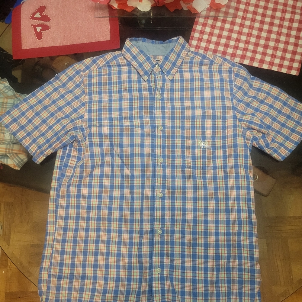 CHAPS POLO BUTTON UP. MENS SMALL